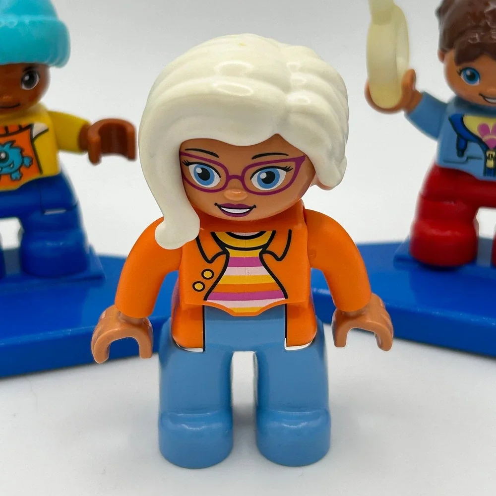 LEGO Duplo Figures Lot 3 Characters Boy Girl Woman with Red Balloon and Stands